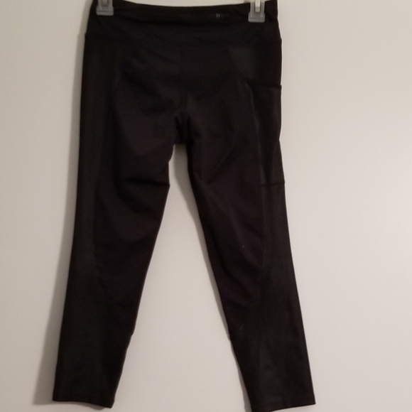 Nike Dri-Fit Black Capri Workout Leggings - Picture 4 of 5